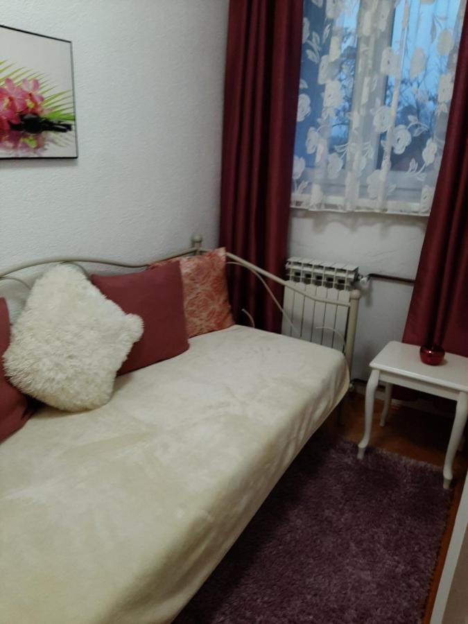 Apartman Hana Sanski Most Bagian luar foto