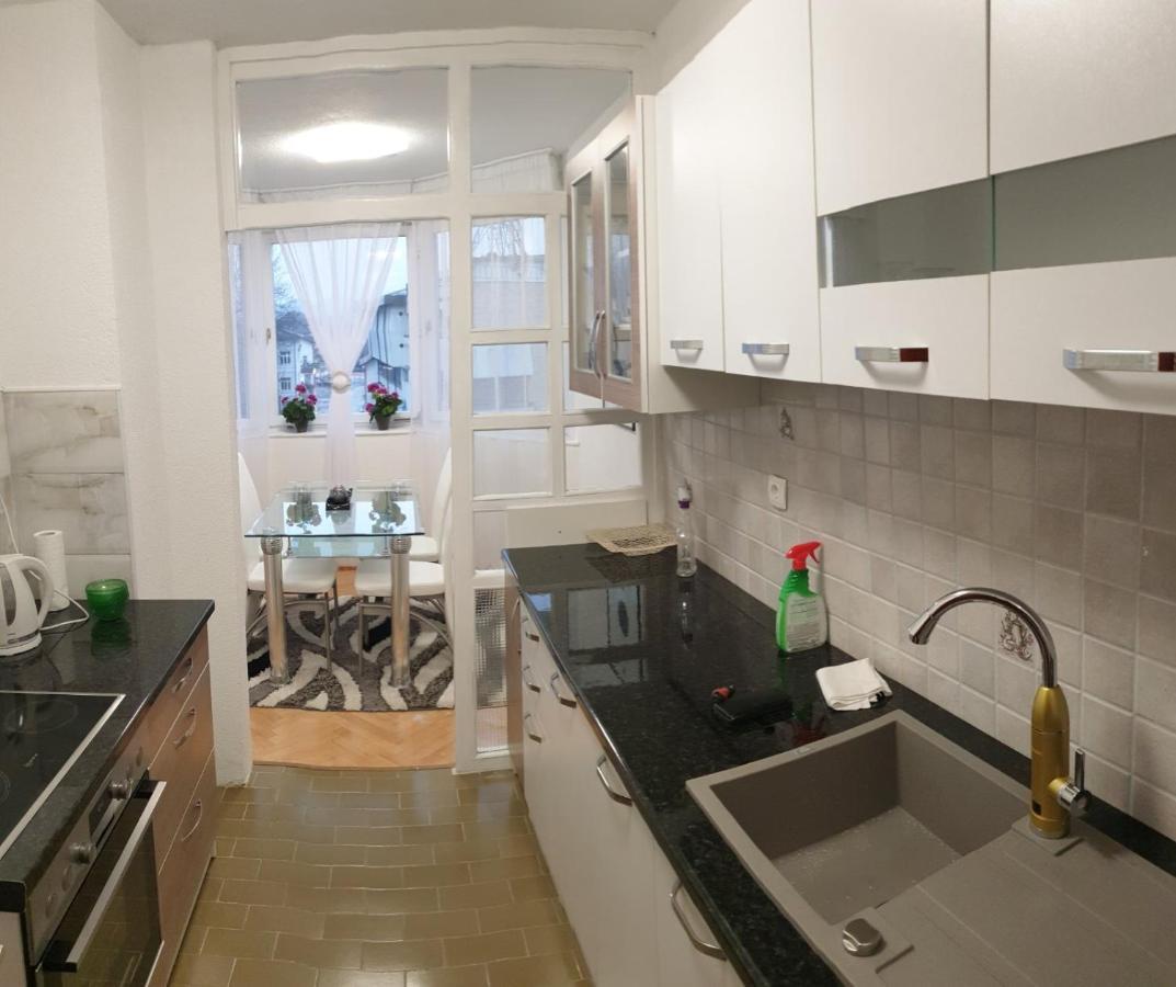 Apartman Hana Sanski Most Bagian luar foto